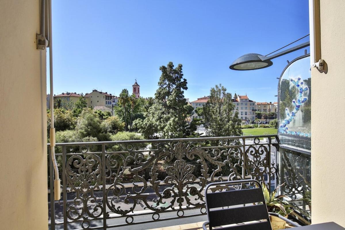 Balcon Vue Coulee Verte. Luxe Plein Coeur De Nice Buitenkant foto